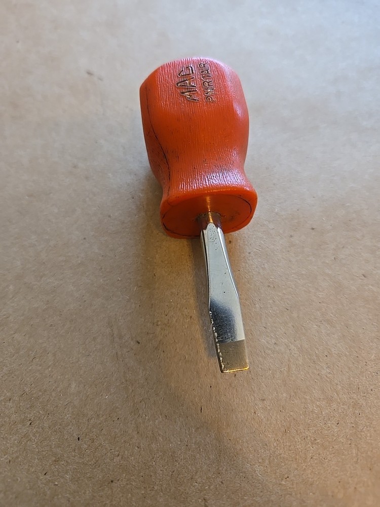 Mac Tools Flat Tip Stubby Screwdriver Red Hard Handle PNR1AR