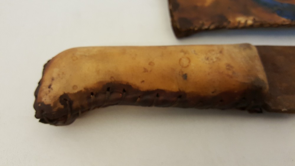 Knife & handmade pigskin leather sheath