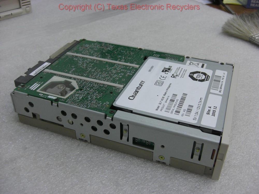 Quantum DLT VS80 bhhaa-ya external tape drive