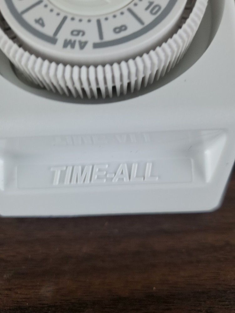 Intermatic 24 Hour Lamp & Appliance Timer 1 On/Off Setting SB111