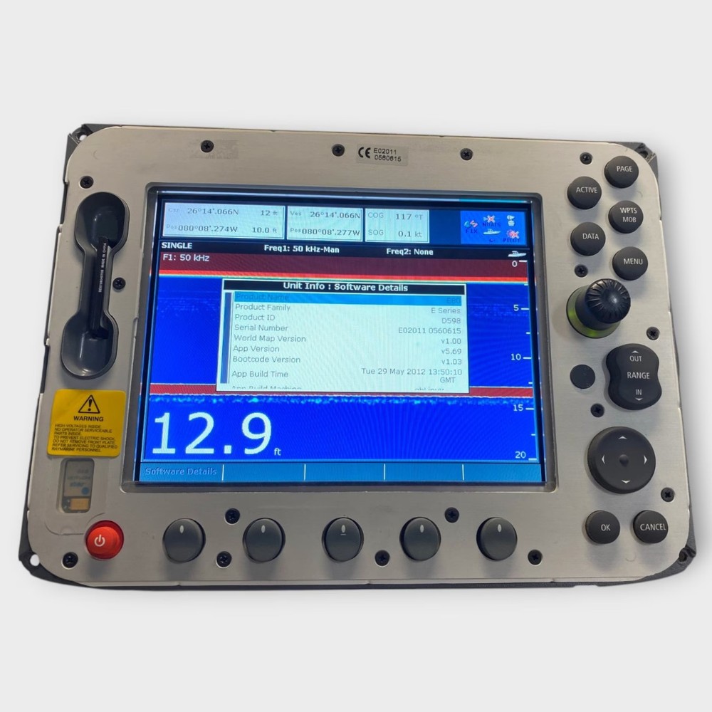 Raymarine E80 Classic Display E02011 w/ Bezel & Sun Cover-Great Condition