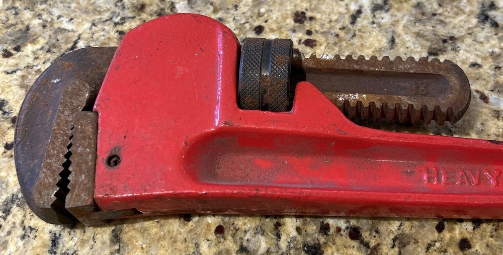 18” PIPE WRENCH HEAVY DUTY PLUMBER TOOLS.