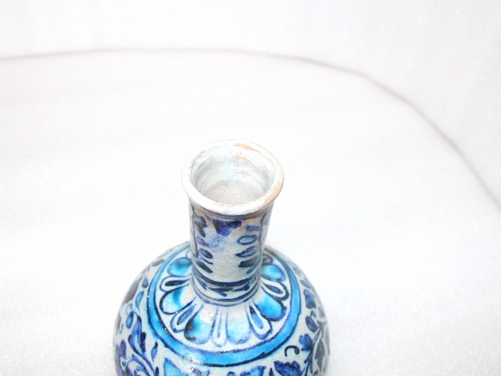 Blue and White Multan glazed Pottery Bottle