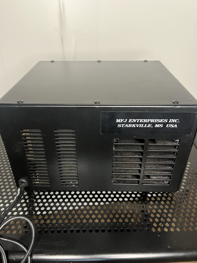 MFJ Model MFJ-4035MV Adjustable Regulated DC Power Supply