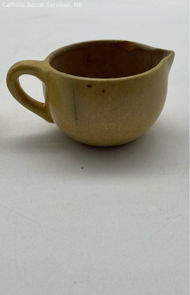 VINTAGE YELLOW JUICER/REAMER WITH CAT ON FRONT