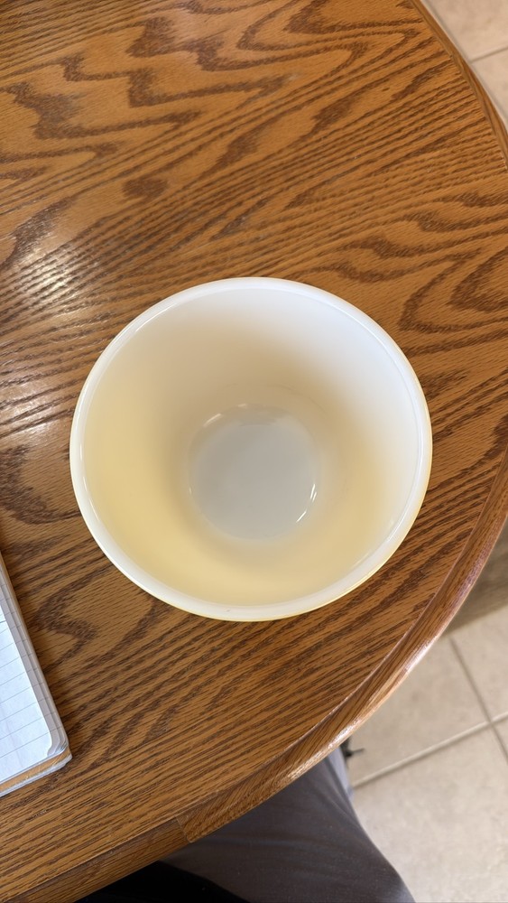 Pyrex Yellow Mixing Bowl 1.5 Pint USA