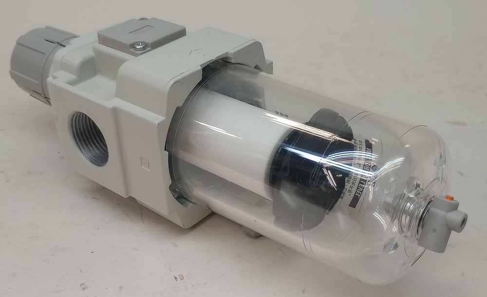 SMC AW40-06-B Filter Regulator 3/4" Port
