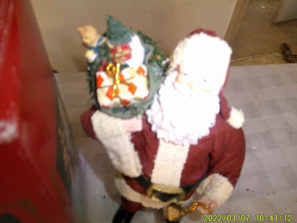 WINDSOR FABRIC MACHE SANTA COLLECTABLE
