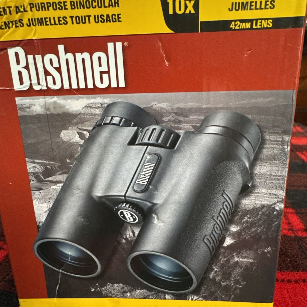 Bushnell 10x42mm Binoculars - Black