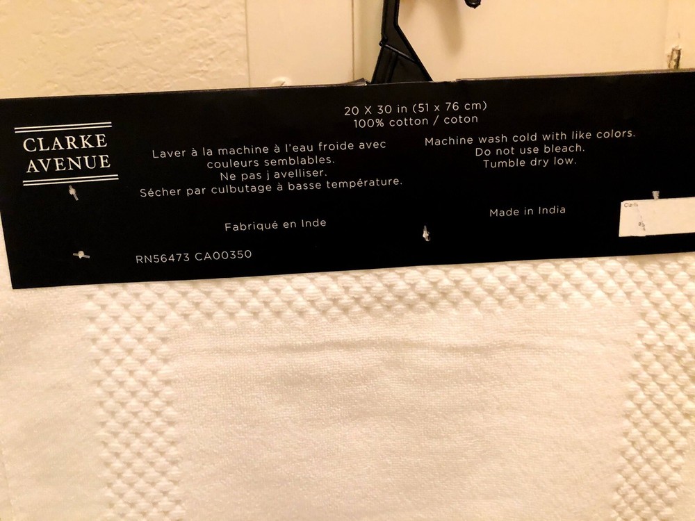 NWT Clarke Avenue White (2) Bath Mat