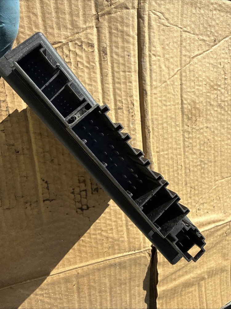 2004-2006 VW PHAETON Front Right SEAT / Backrest Control Module 3D0959759B V23