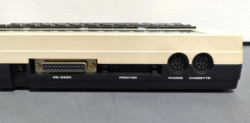 RadioShack TRS-80 Model 100 Battery-Powered Portable Computer - Untested