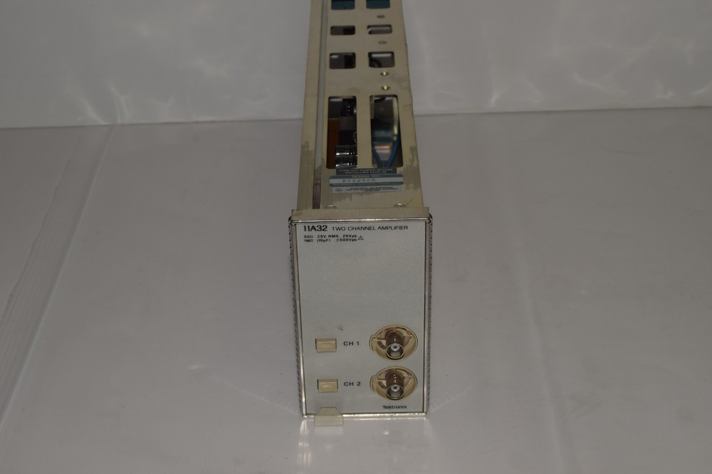 TEKTRONIX 11A32 TWO CHANNEL AMPLIFIER PLUG IN (TP2215)