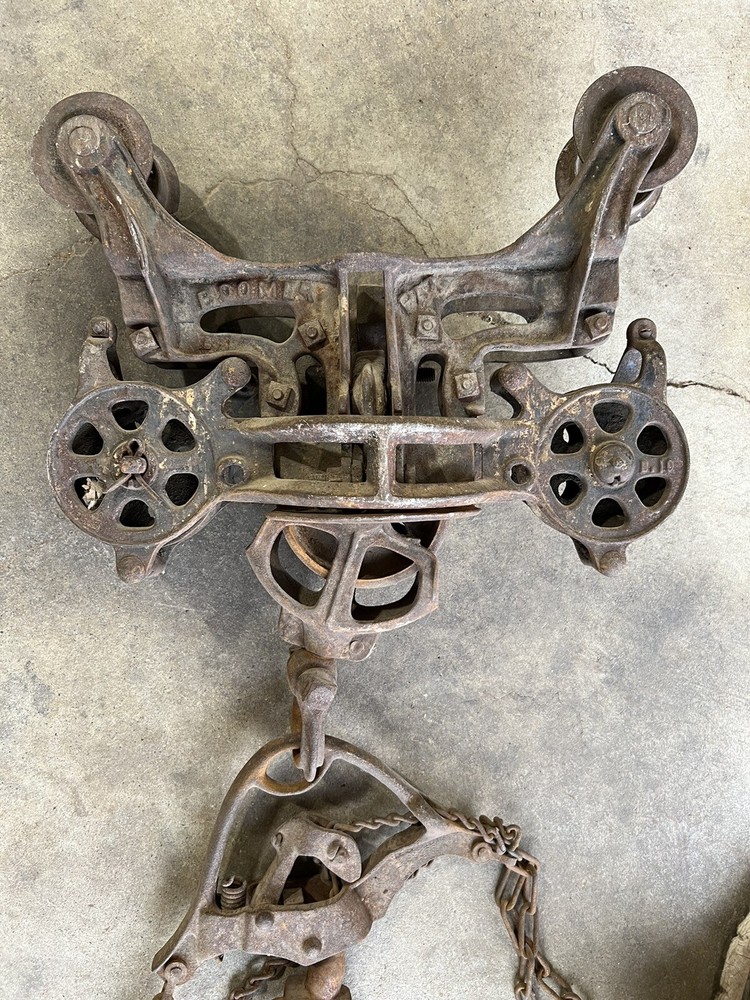 Antique Boomer Hat Trolley Complete With Pulley And Hooks