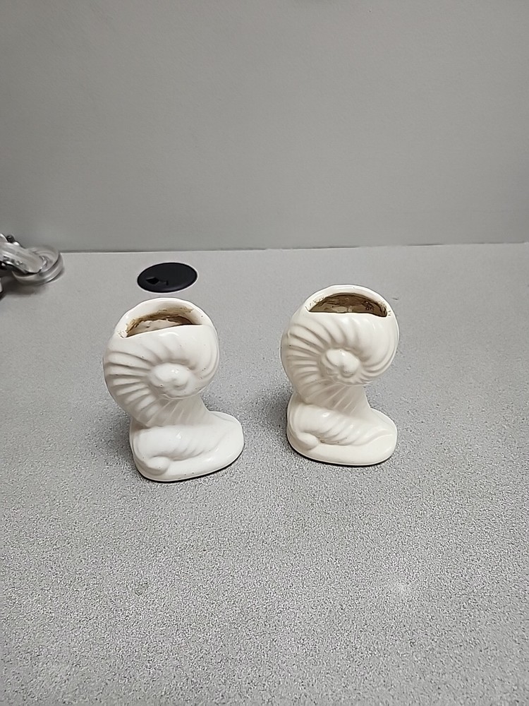 2 Small White Haeger Ceramic Seashell/Fan Looking Planters