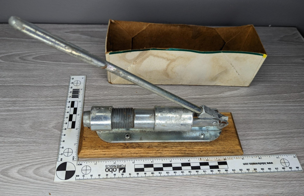 Vintage Reed's Rocket Nut Cracker R-300 w/Original Box