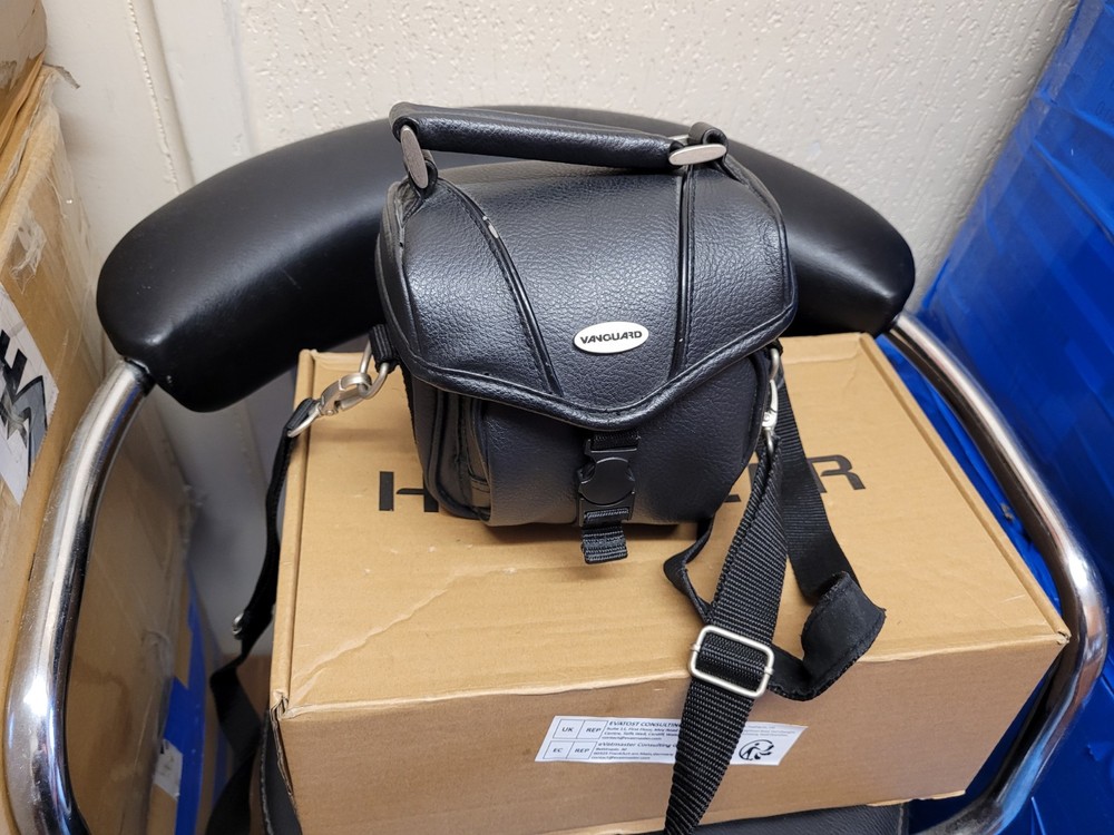 Olympus C-4000 Digital Camera