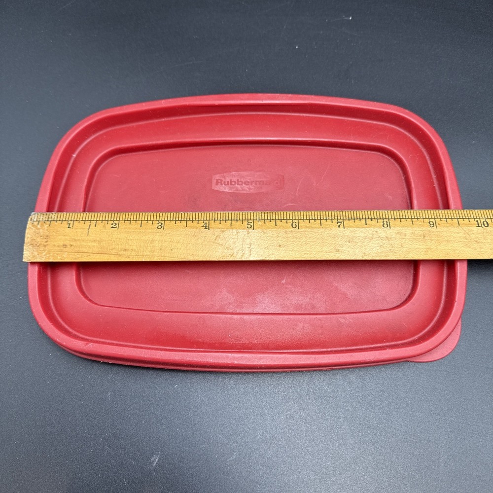 Rubbermaid Easy Find 1Z082 Red Rectangular Replacement Container Lid 10 x 6.75