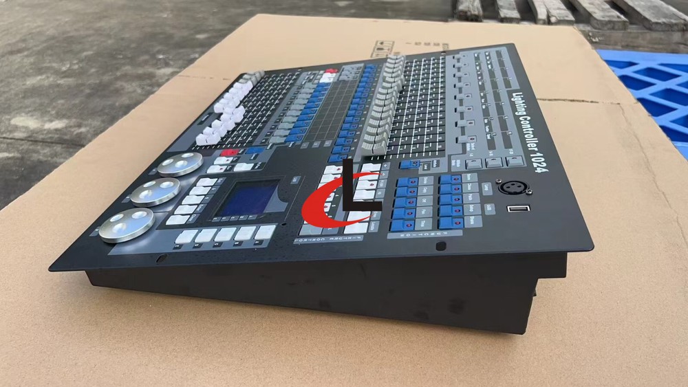 King Kong 1024 Dmx Controller With Flight Case Stage Lighting Console for Show