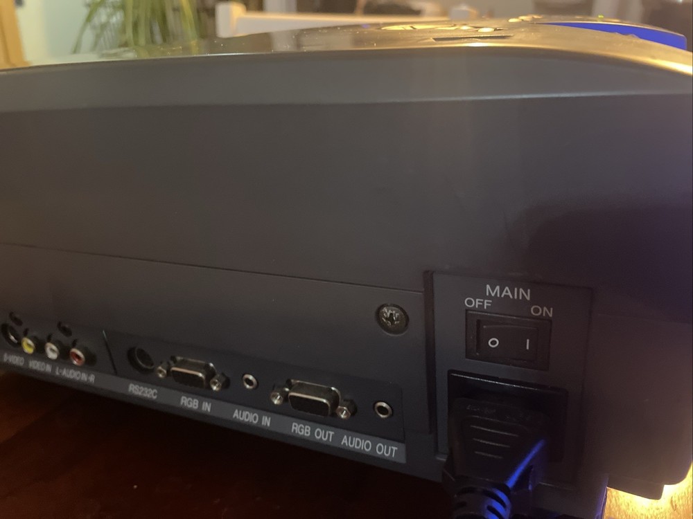 Polaroid Model 215E LCD Projector