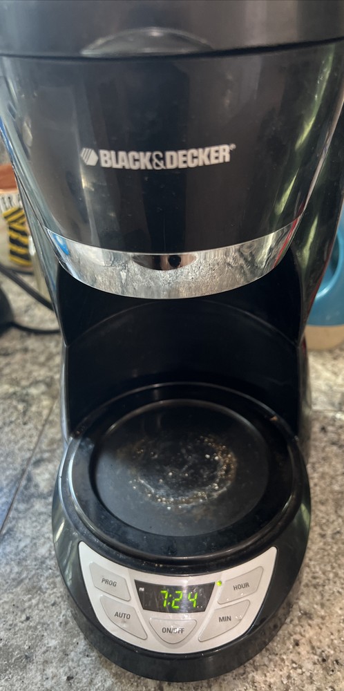 BLACK DECKER 12-Cup Programmable Coffeemaker CM1160B- USED TESTED