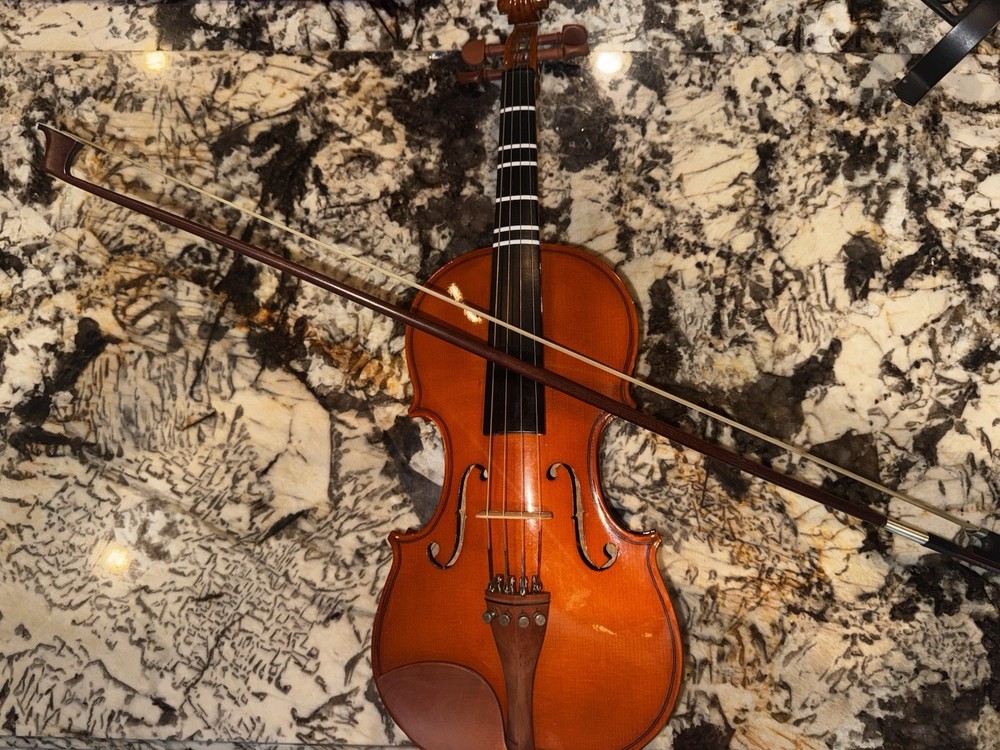 Full Size 4/4 Student Violin with Bow, Case & Shoulder Rest
