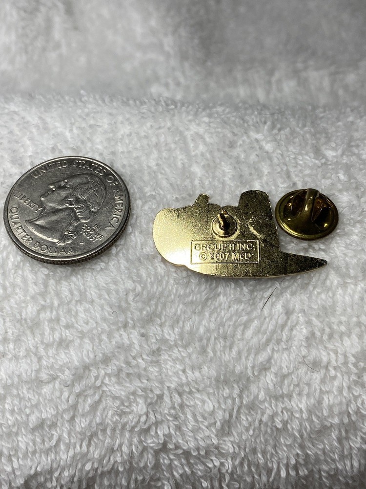 McDonald’s Crew Enamel Pin ‘Fall Pilgrim Hat & Pumpkin’