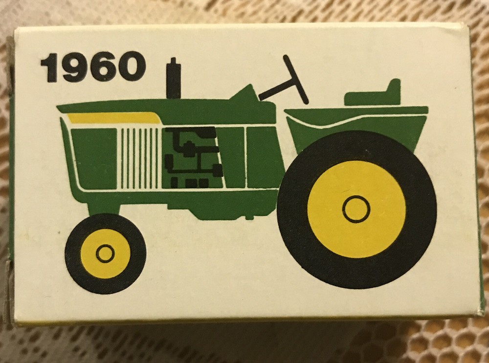 8 JOHN DEERE tractor boxes 2 1/2 x 1 1/2 boxes Only