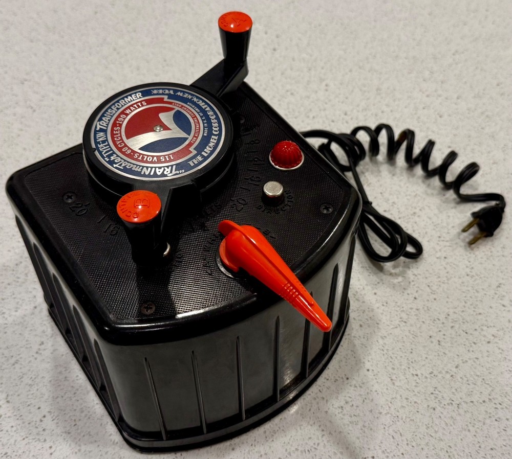 Lionel Trainmaster Transformer Type KW 190 Watts with Box, Cords, and Inserts