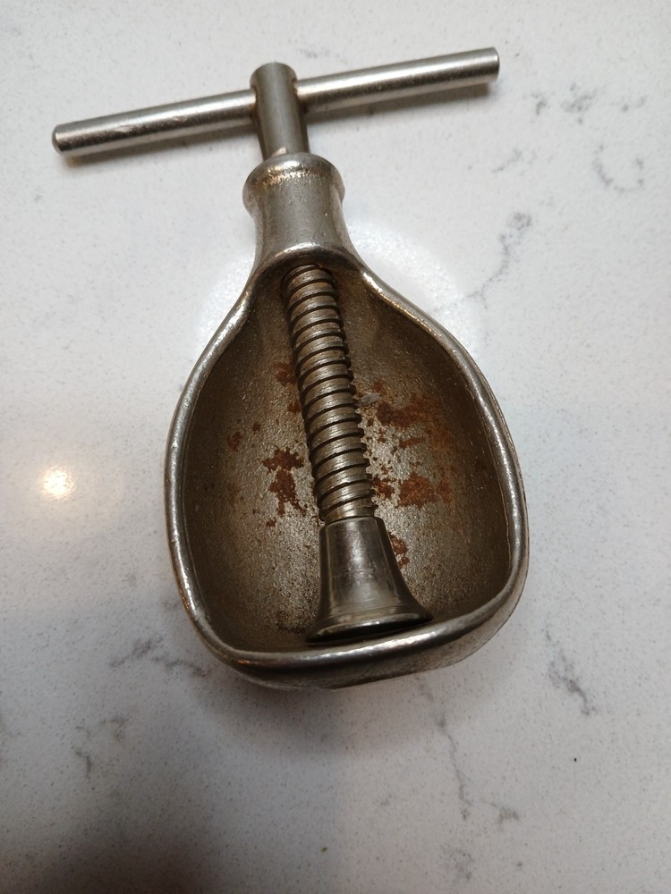 Vtg Nut Cracker Cast Iron T Handle Screw Shell Walnut Pecan Chestnut
