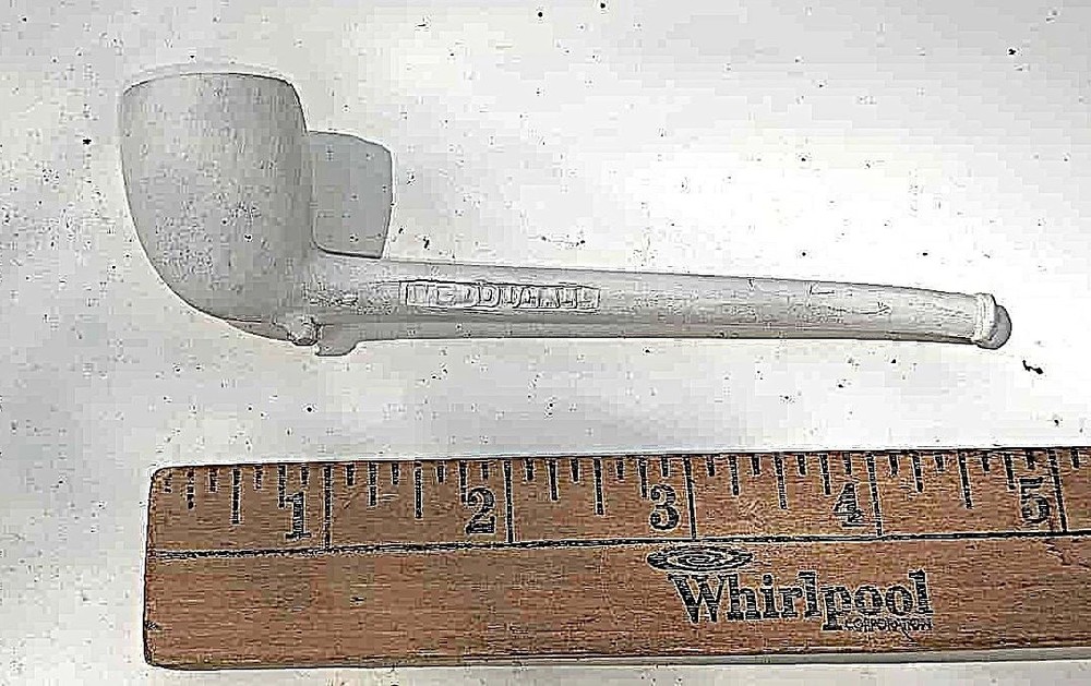 2 Clay pipes