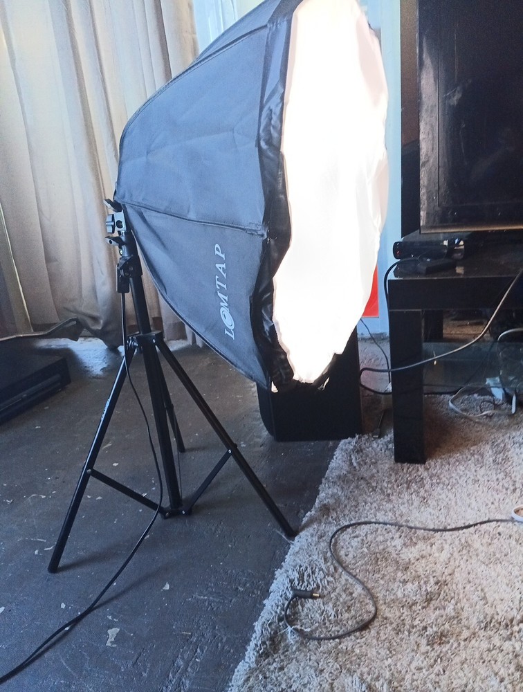 Lomtap Light Stand With One Light