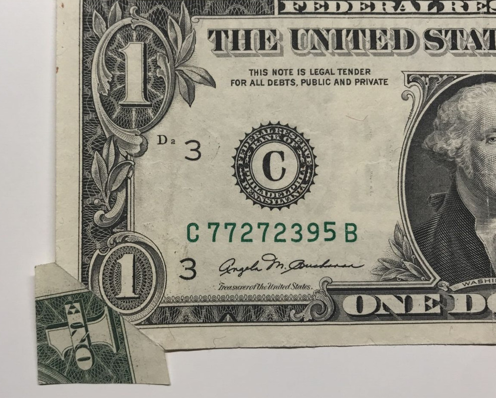 CRISPY BUTTERFLY PRINTED FOLD ERROR WITH TEAR 2395B