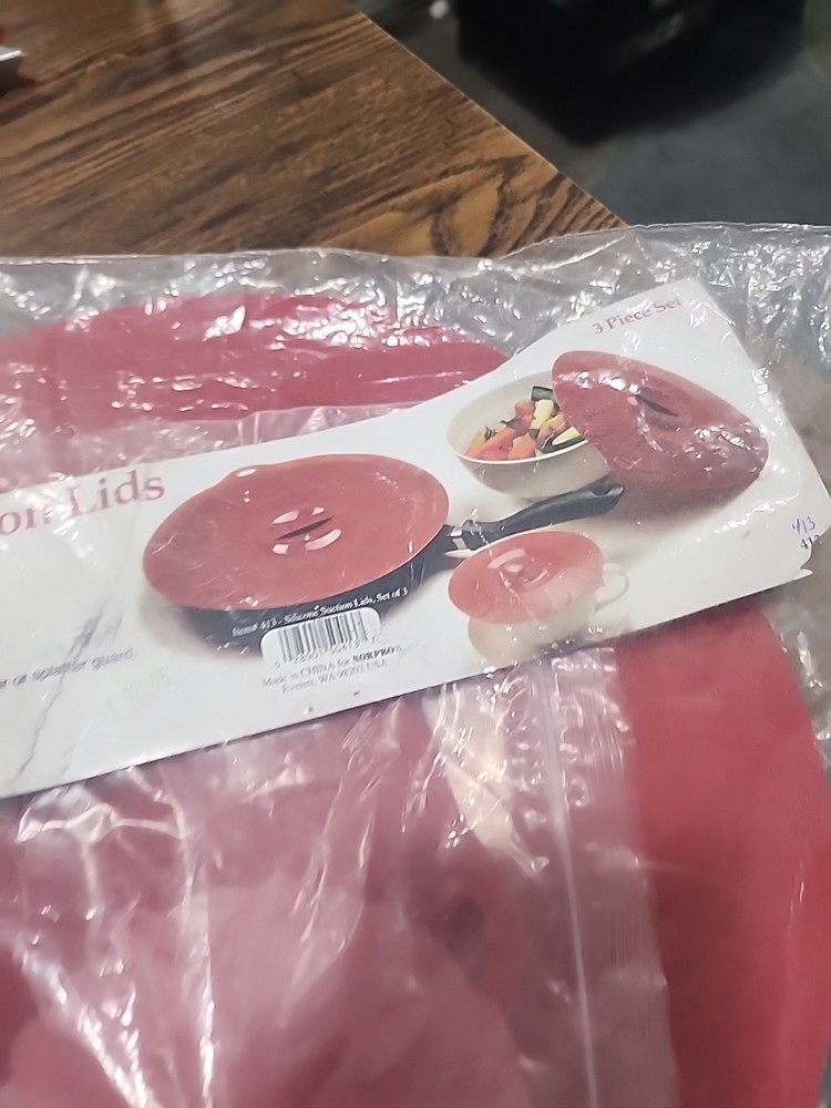 Norpro Red Silicone Universal Suction Lids 3 Piece Set