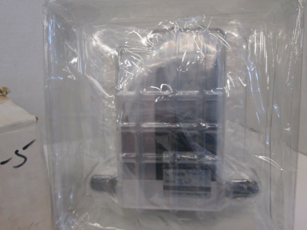 Unit UFC-1100 Mass Flow Controller, He, 2 SLM, Refurbished