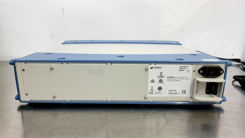 Keysight M9502 AXIe Chassis With (2) Modules: (1) M9536A Controller, (1) U4154A