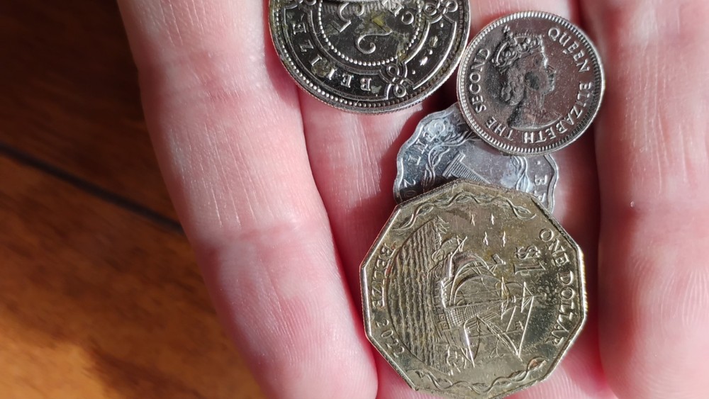 BRITISH POUND 5 OLD VERSION + BELIZE COINS