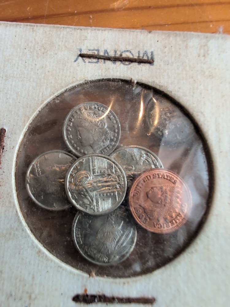 Nostalgia Mini Coin - Vintage