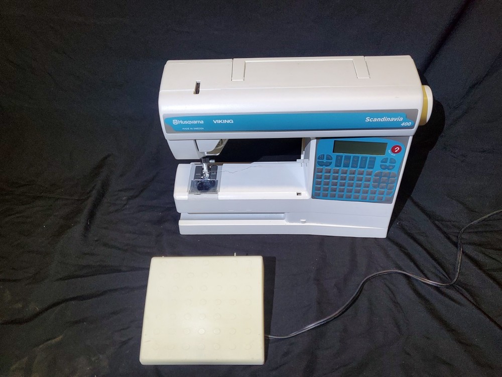 Husqvarna Viking Scandinavia 400 Computerized Sewing Machine LCD
