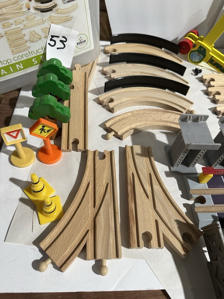 Bucket Top Const Train Set ( Partial ) 8 Pieces Missing