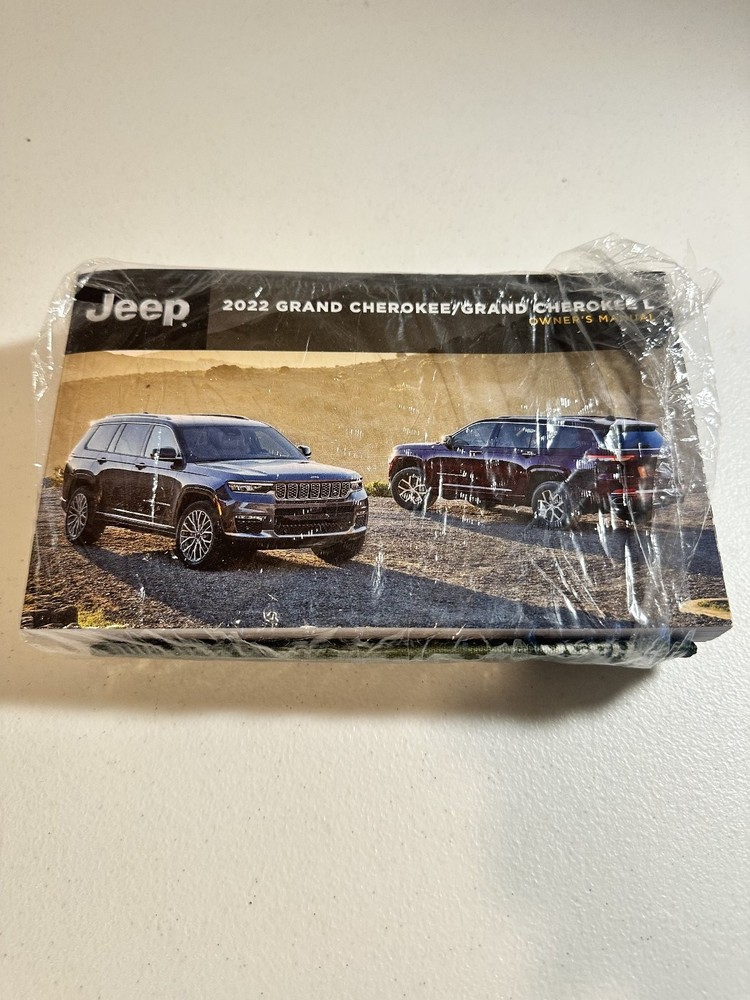 2022 Jeep Grand Cherokee Owner's Manual Set