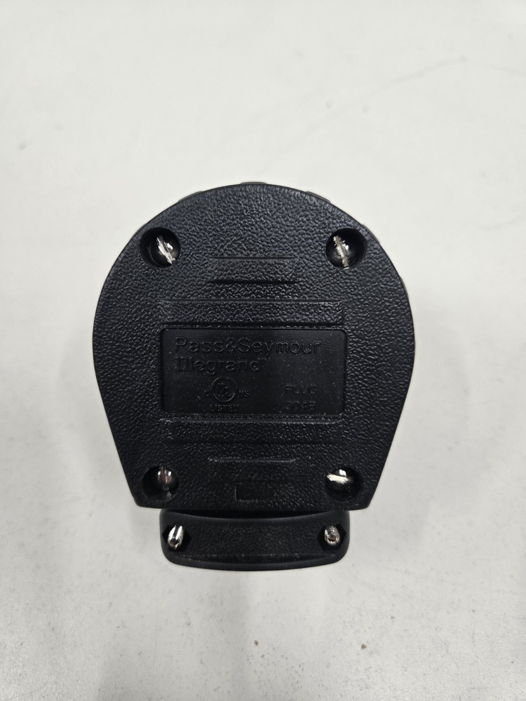 Pass & Seymour Legrand 3861 Angle Plug