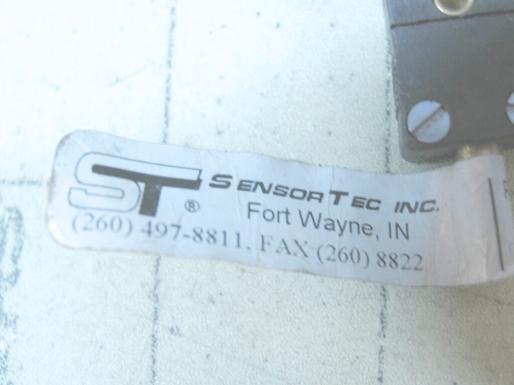 One SENSOR TEC Sensor Male Plug Connector # 26300
