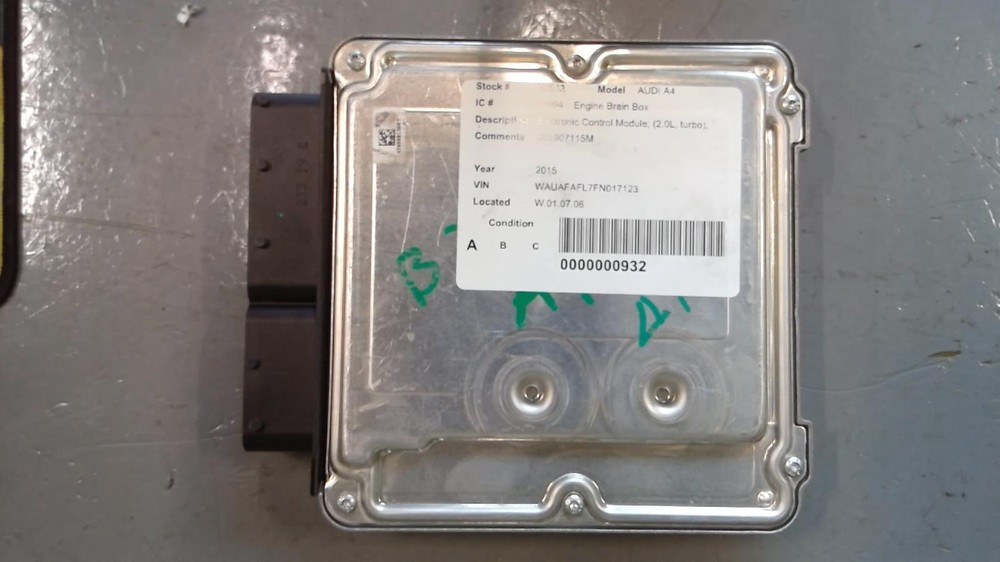 AUDI AUDI A4 Engine Control Module (ECM) 8K5 907 115 M