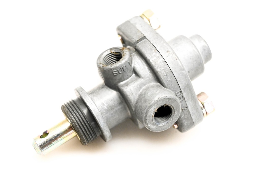 Bendix 276567N Control Valve NOS