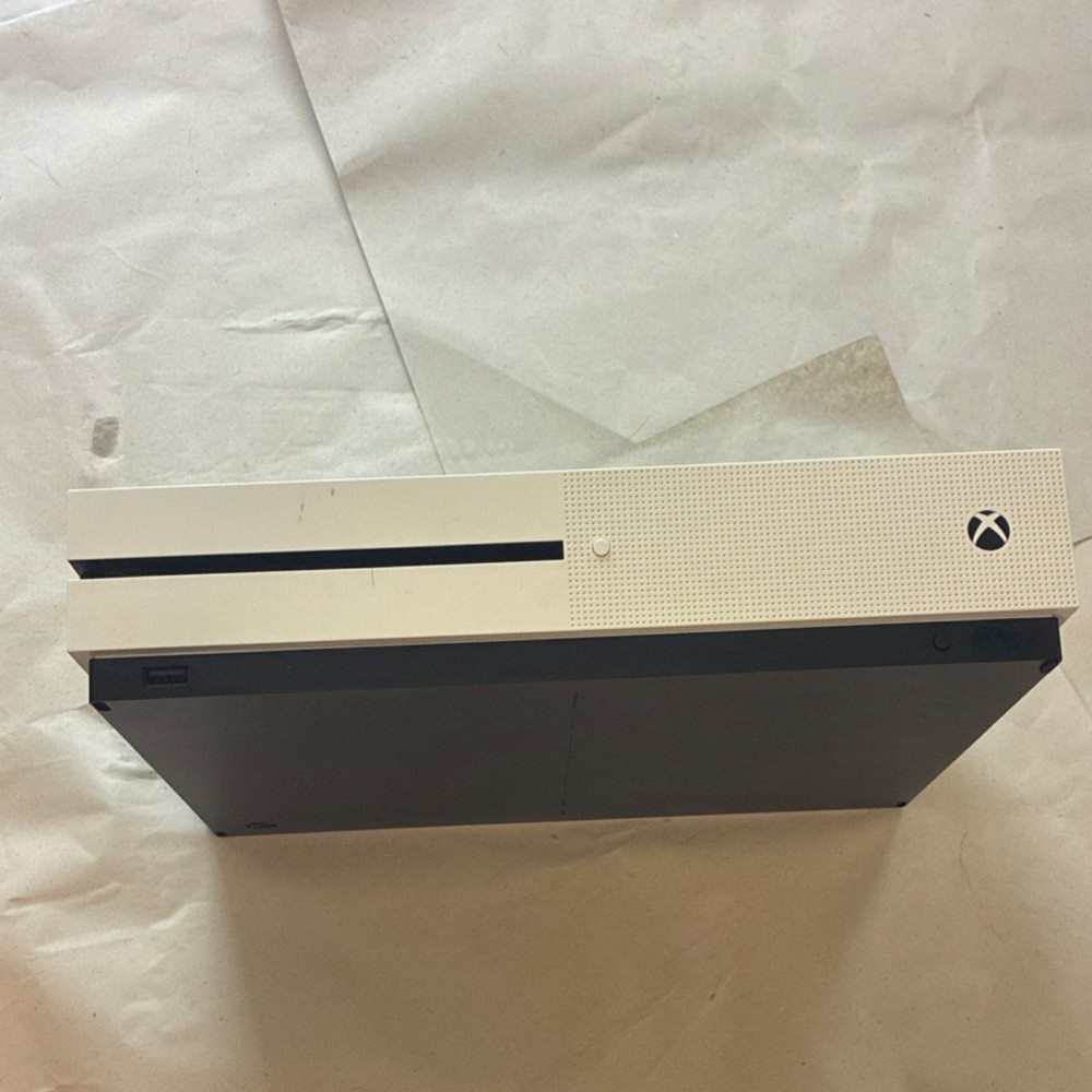 Tested working Microsoft Xbox One S with HDMI & controller