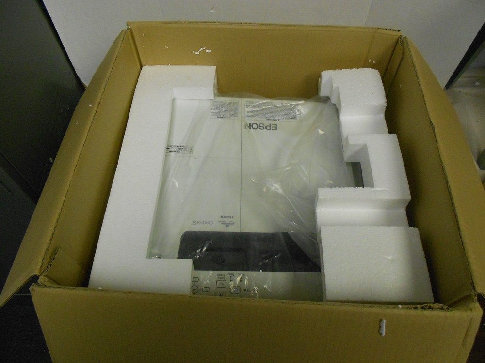 EPSON Brightlink 685WI SHORT THROW Interactive Projector 1-2K HOURS BUNDLE