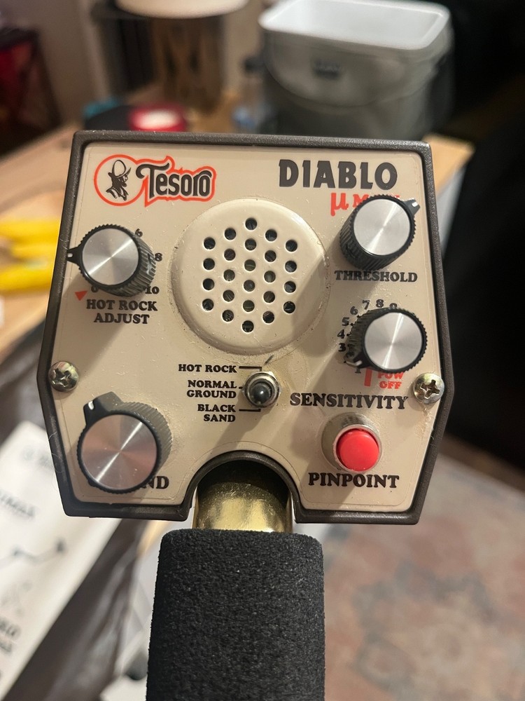 Tesoro Diablo Micromax metal detector