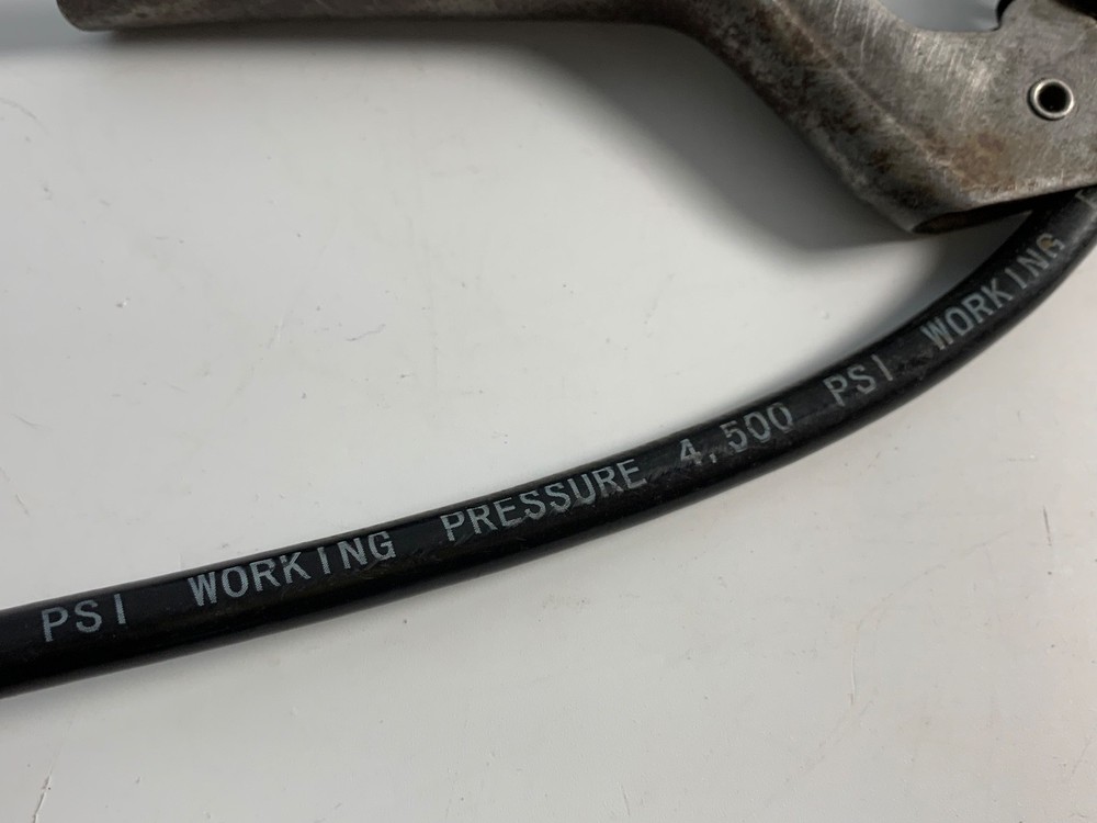 Pistol Grip Grease Gun 4,500 Working PSI