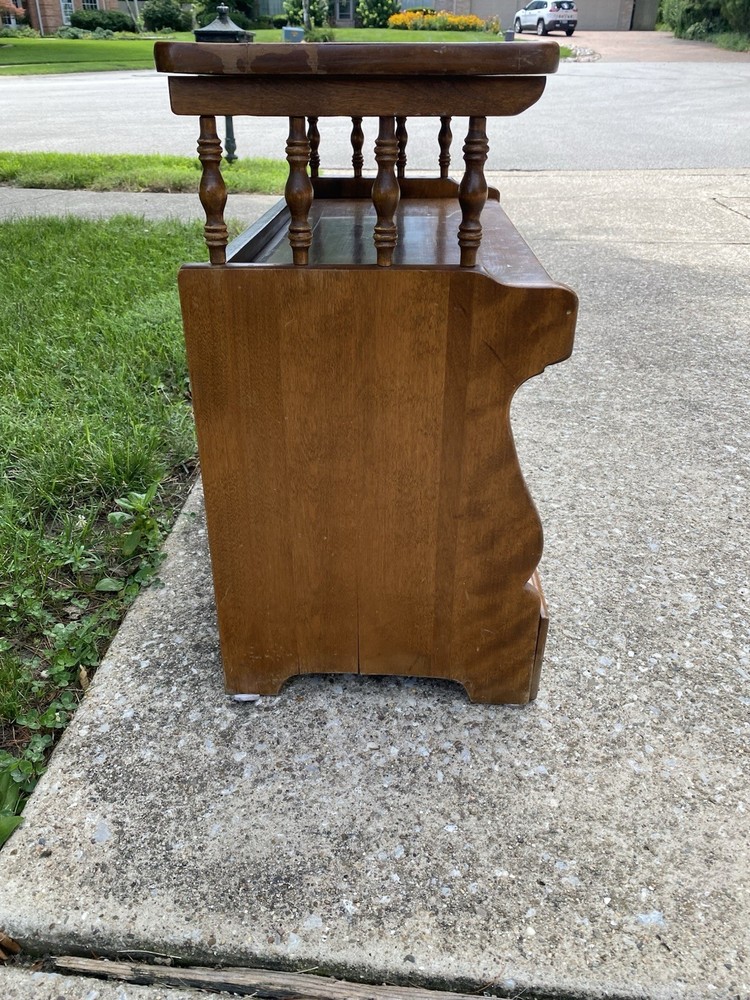 Ethan Allen Heirloom Maple Nutmeg End Table